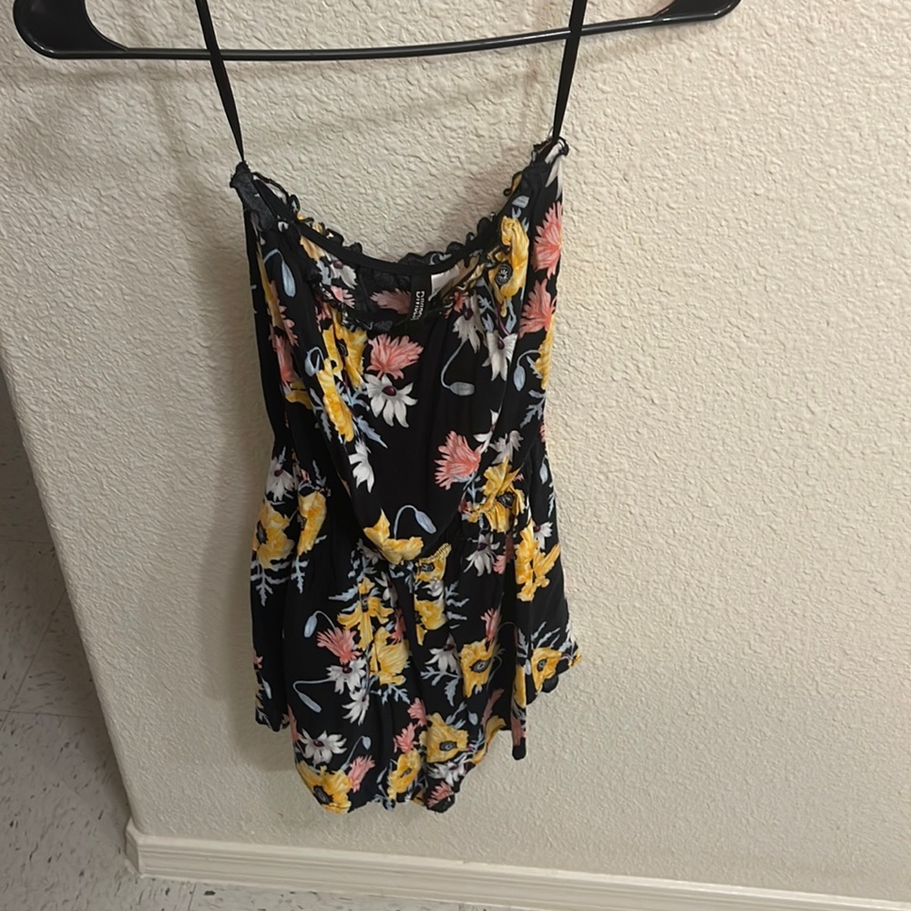 Cute strapless Romper from H&M